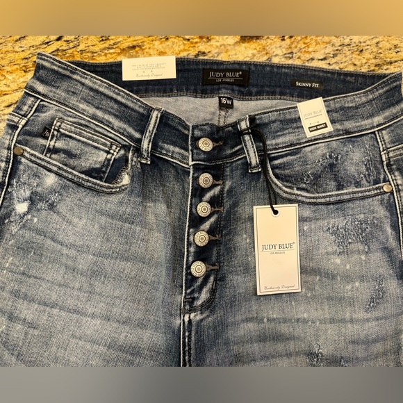 Judy Blue Jeans Womens Size 16W Skinny Fit High Waist Button Fly Distressed NWT - Picture 4 of 10
